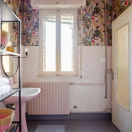 Tilda - Design In The Historic Center Apartment *