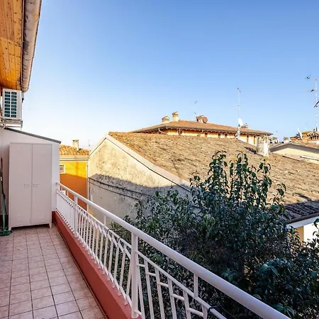 Tilda - Design In The Historic Center * Desenzano del Garda