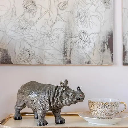 Tilda - Design In The Historic Center Apartment *