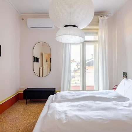 Tilda - Design In The Historic Center Apartment Desenzano del Garda