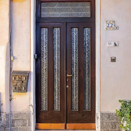 Tilda - Design In The Historic Center * Desenzano del Garda