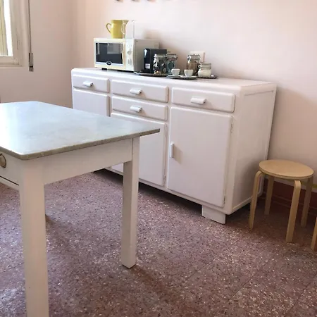Tilda - Design In The Historic Center Apartment *